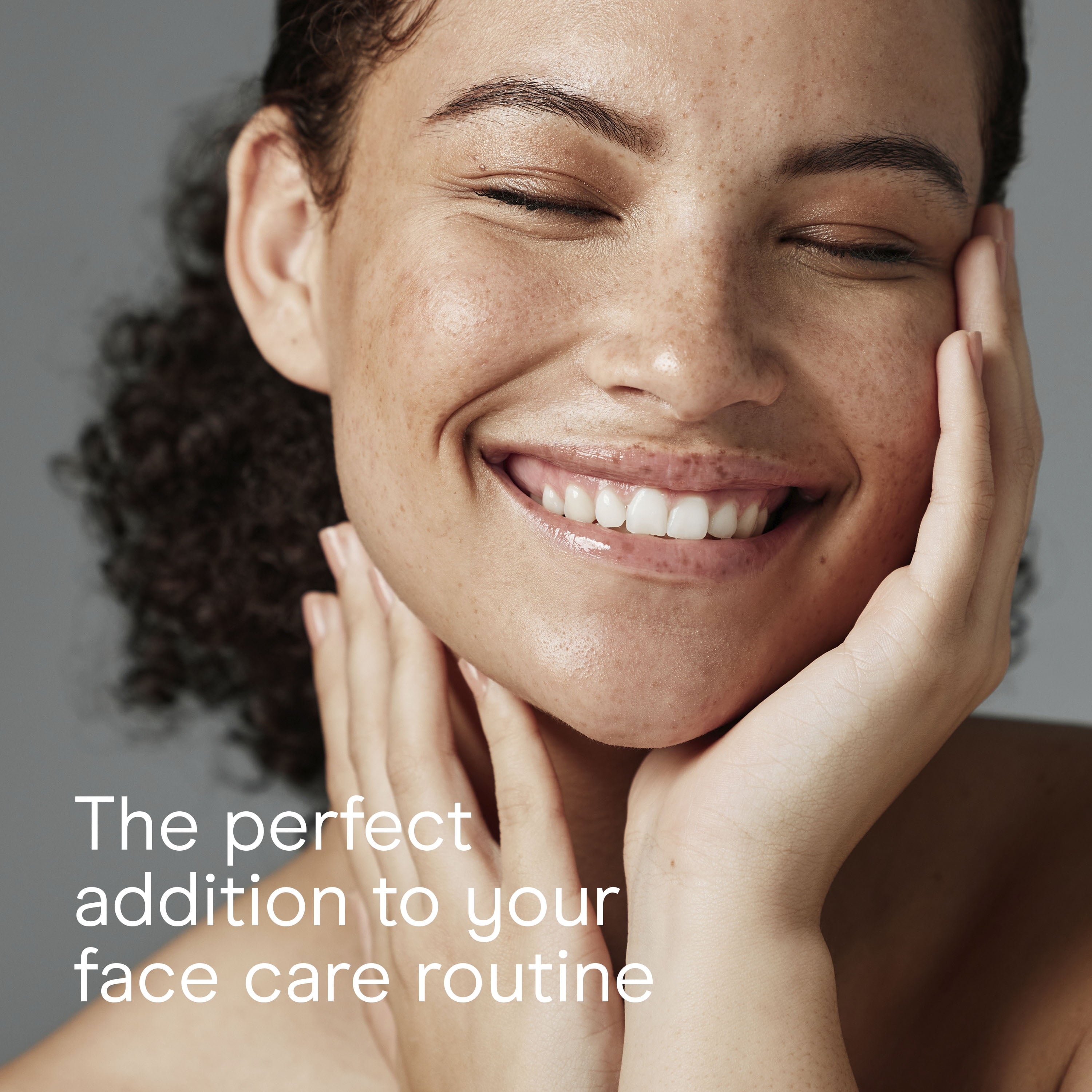 and Wristband Set for Face Care and Beauty Routines - Image 5